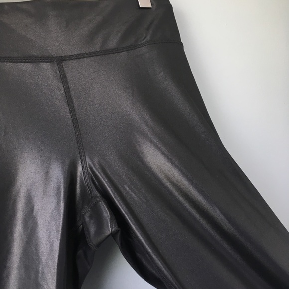 High Waist Faux Leather 3/4 Crop Black Leggings - Picture 6 of 8